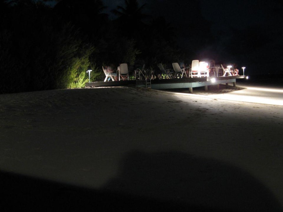 In aller Ruhe etwas trinken. Embudu Village