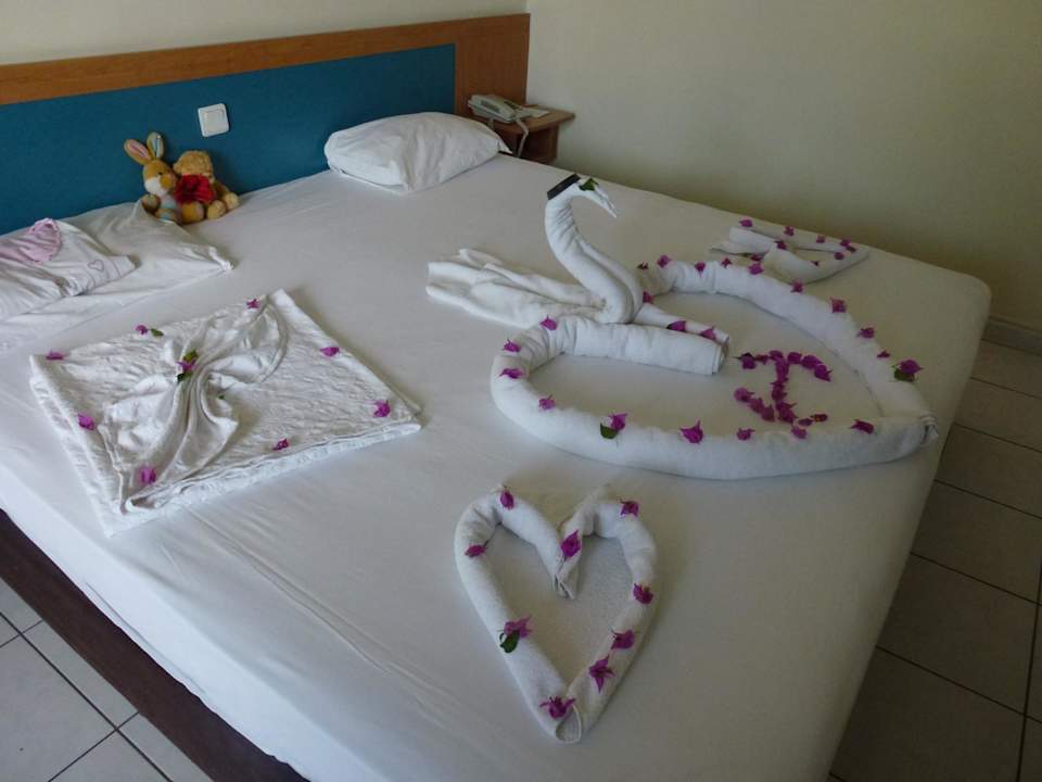 Ordentlich gereinigt und nett dekoriert  Hotel Aslan City Kleopatra