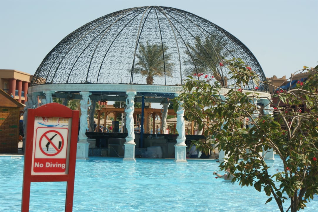 Die Poolbar Hotel Titanic Palace