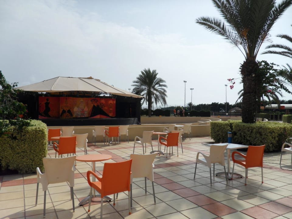 Terrasse wo am Abend die Show stattfindet Nour Palace Resort & Thalasso