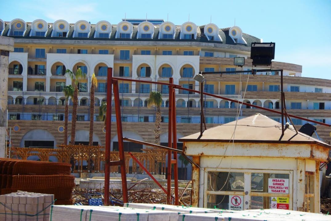 Stand 3.-13.3 Baufortschritt ganz hinten Crystal Sunset Pearl Collection