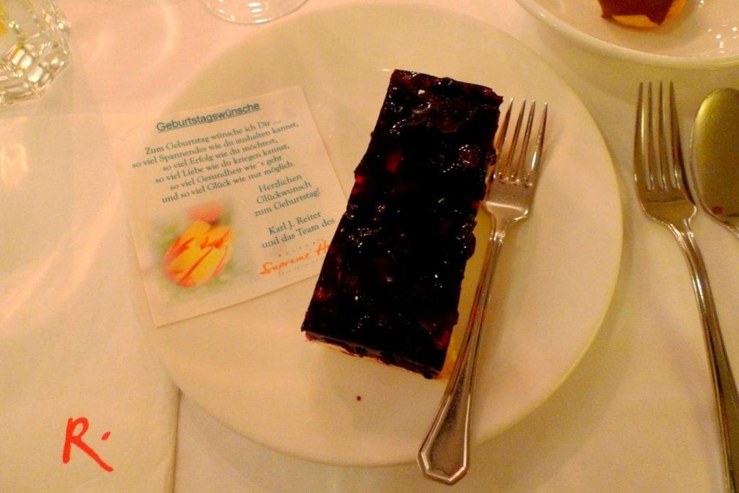 Stück meines Geburtstagskuchens Hotel Reiters Supreme