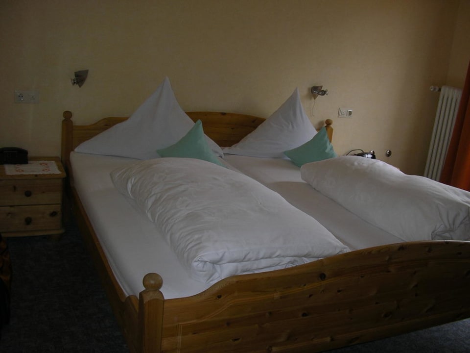 Doppelbett  Hotel Blume