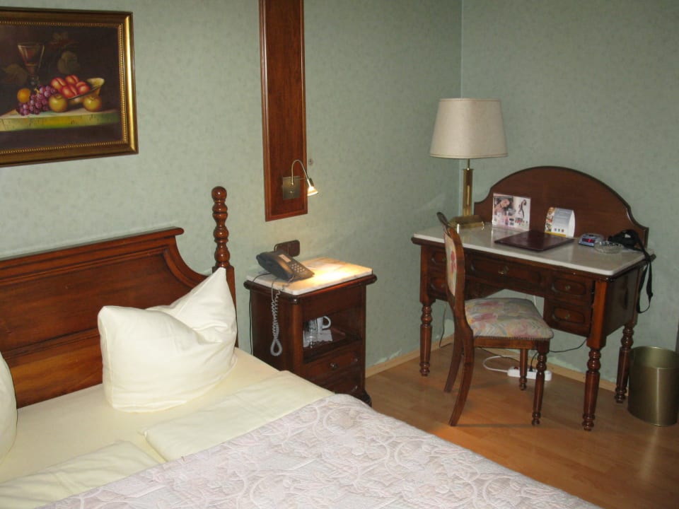 Sekretär Quality Hotel Bavaria