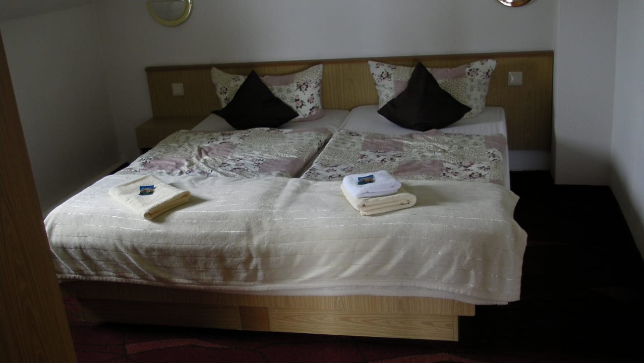 Schlafzimmer Zimmer Nr. 310 Panoramahotel Lilienstein