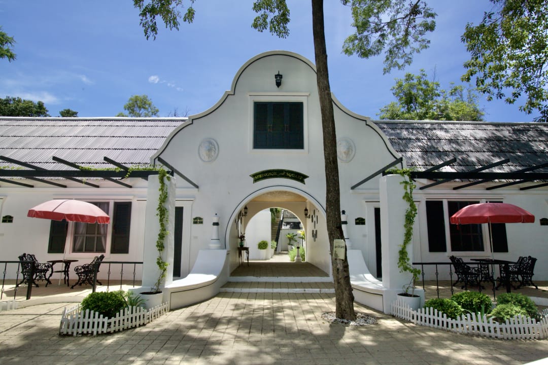 Außenansicht Milky Bay Resort