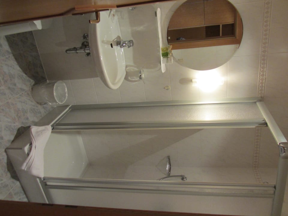 Bad Doppelzimmer Saam Hotel Alpen Tesitin