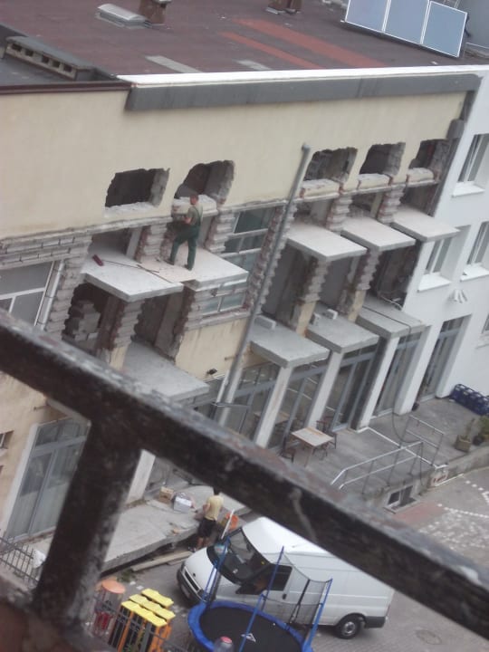 Baustelle nebenan Vestina Wellness & Spa Hotel