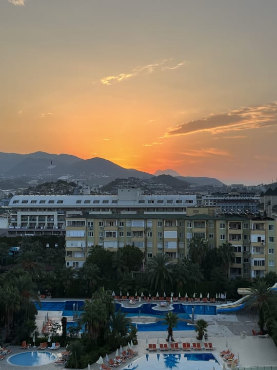 Außenansicht Hotel Royal Garden Beach
