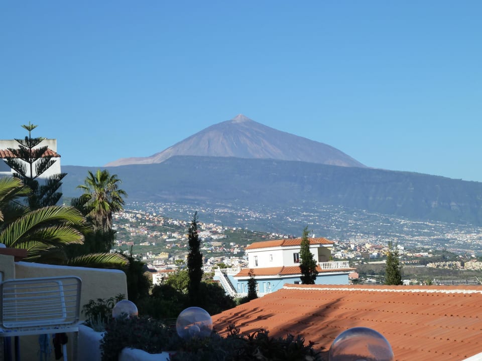 Blick von Terrasse auf Teide und Puerto Residencial Rolando