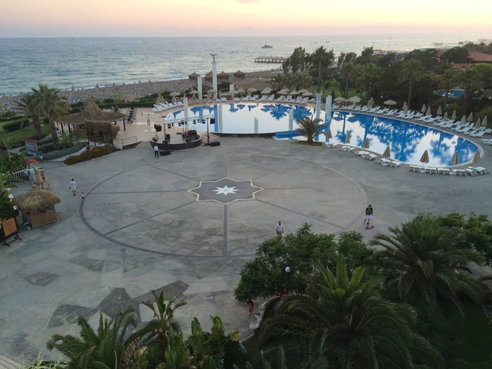 Вечернее время Starlight Resort Hotel