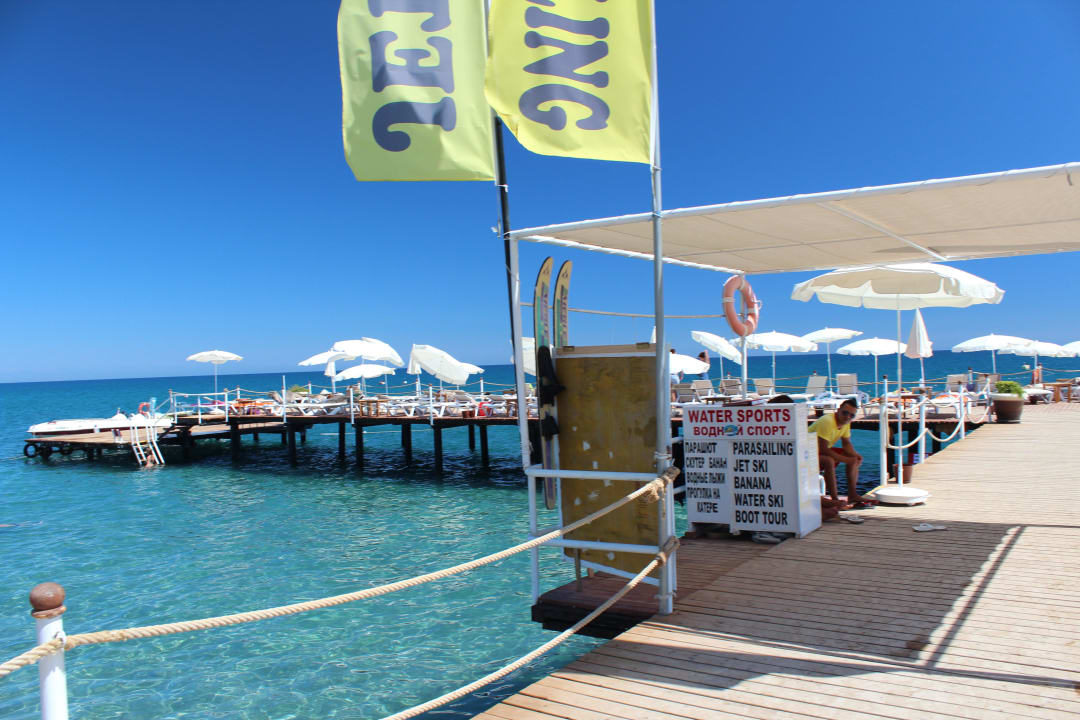 Ein Teil des beschriebenen Liegestegs Ulusoy Kemer Holiday Club