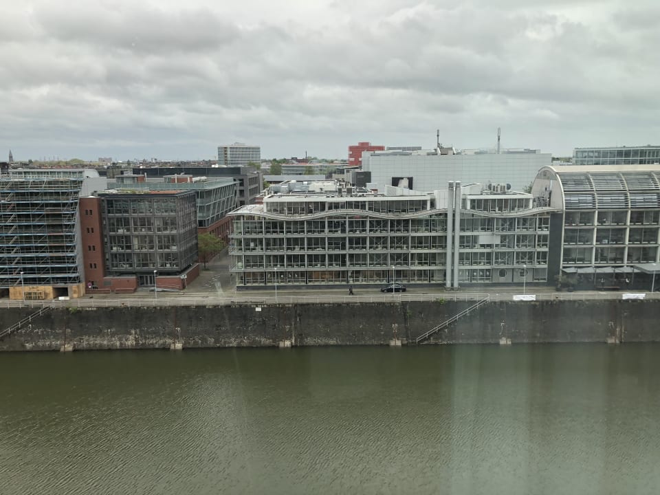 Ausblick Hotel Courtyard by Marriott Düsseldorf Hafen