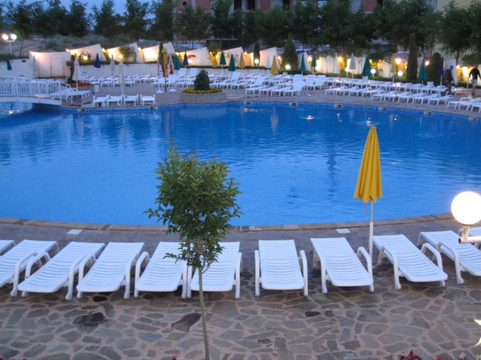 Blick auf den Pool Nessebar Beach Hotel