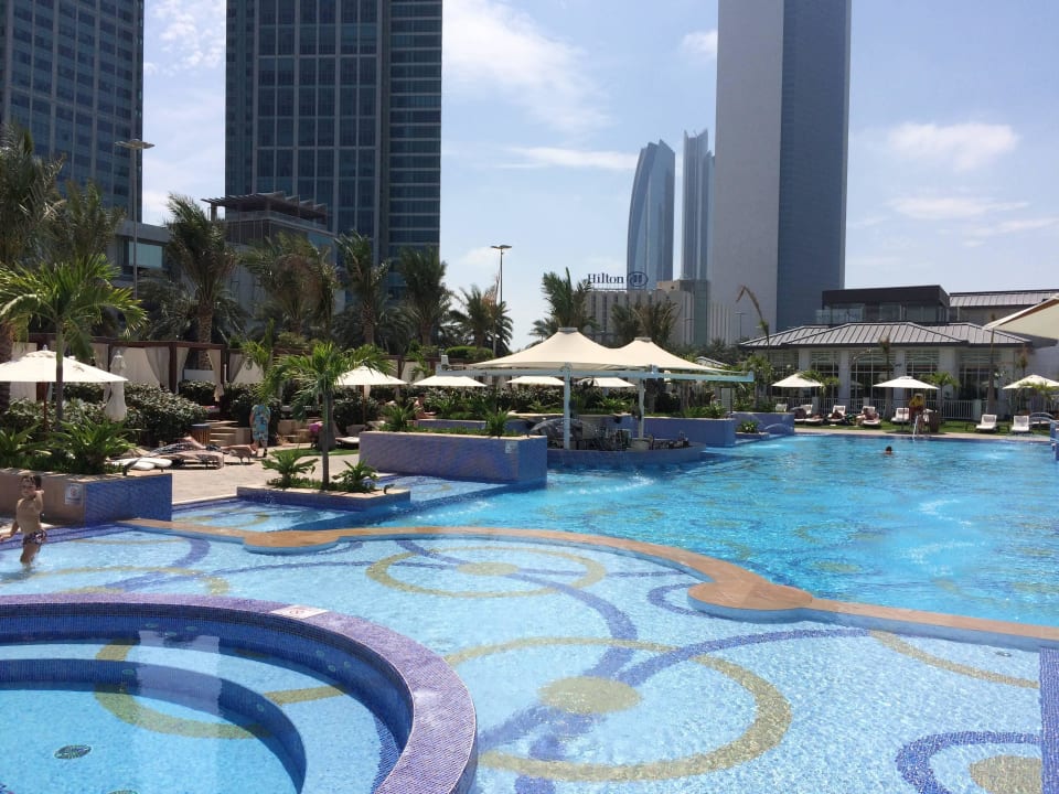 Pool Beachclub St. Regis The St. Regis Abu Dhabi
