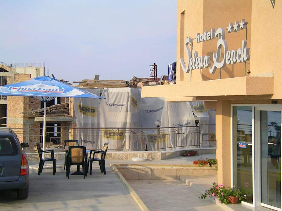 Der Eingangsbereich des "  Selena Beach"   in Sozopol Hotel Selena Beach