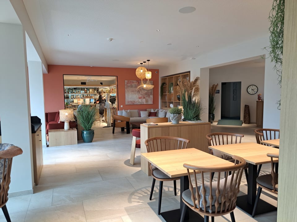 Gastro Ascona Lodge, Pool & Garden Retreat