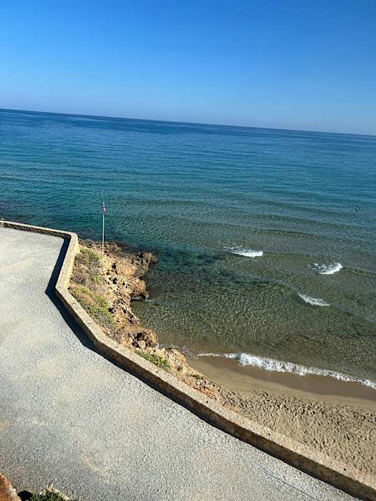 Strand Alexander Beach Hotel & Village Resort