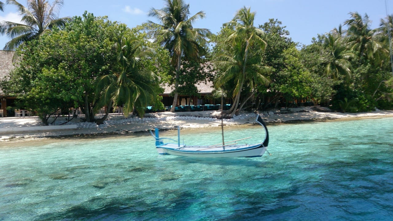 Zum Teil Sandsäcke was aber nicht gestört hat Vilamendhoo Island Resort & Spa