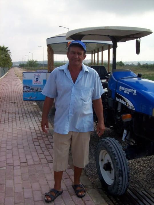 Traktor Hane Family Resort