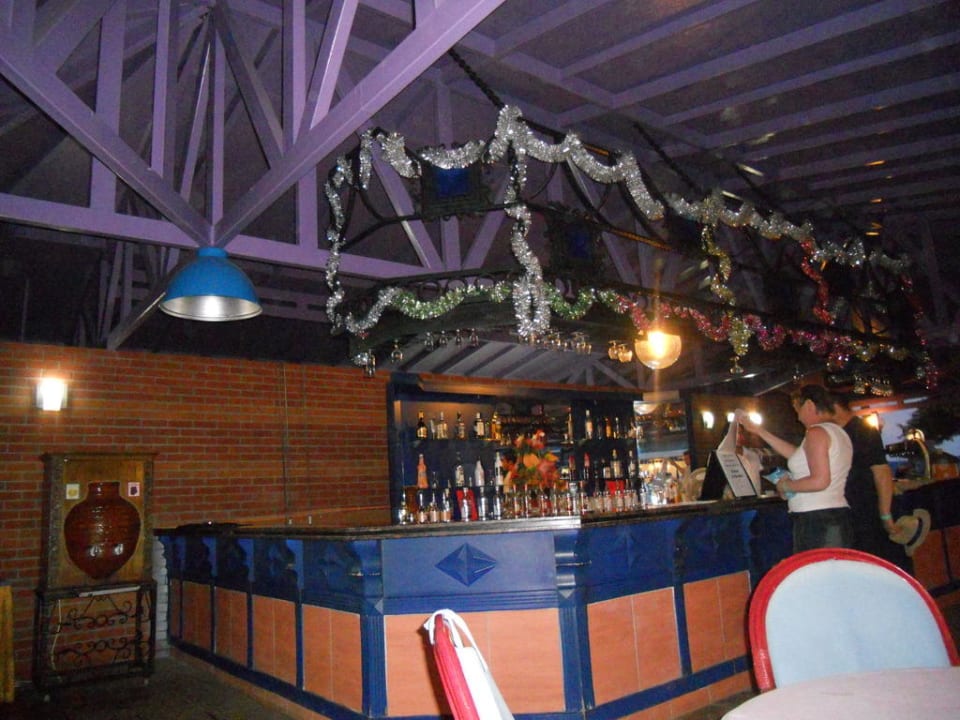 All In Bar Club Turtas Beach Hotel