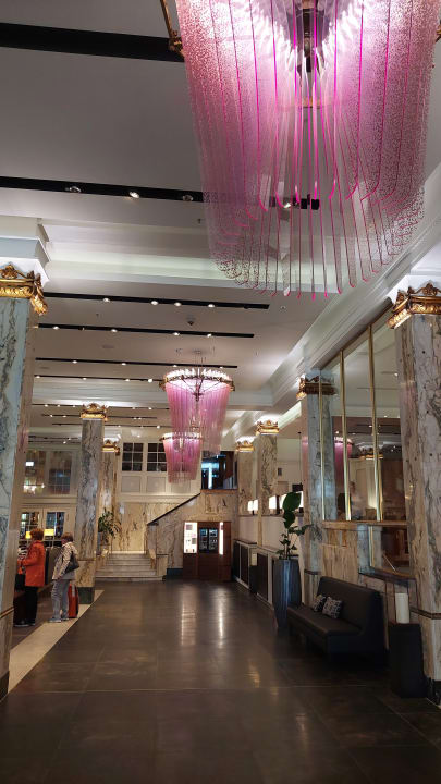 Lobby Reichshof Hamburg