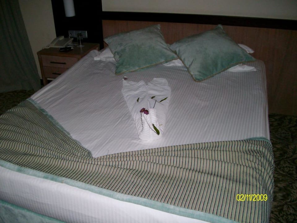 Bett Royal Wings Hotel