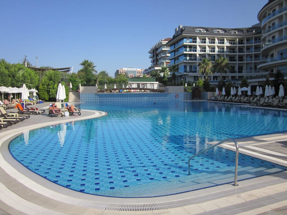 Piscine extérieure Commodore Elite Suites & Spa - Adults only
