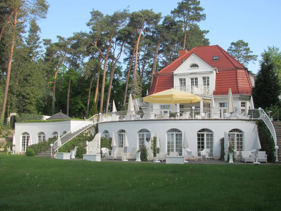 Hotelseite zum See Villa Contessa