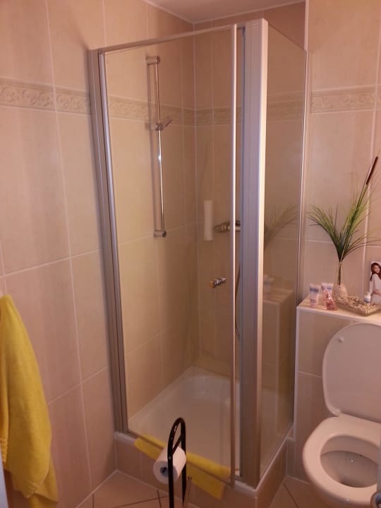 Bad im Doppelzimmer Strandhotel Weissenhäuser Strand