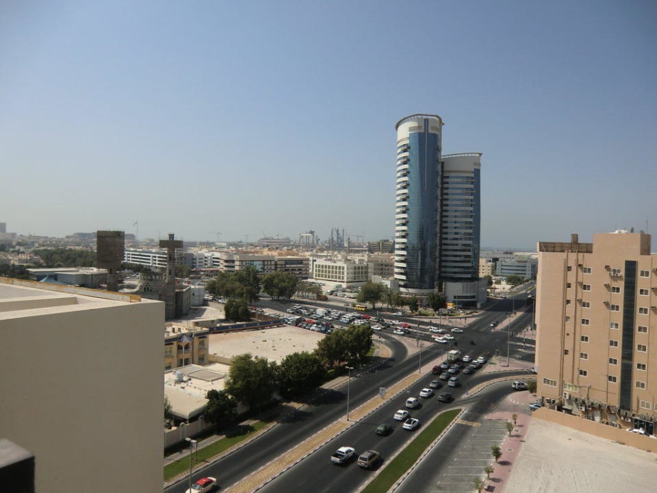 Blick von der Poolterrasse auf die Stadt Citymax Hotel Bur Dubai