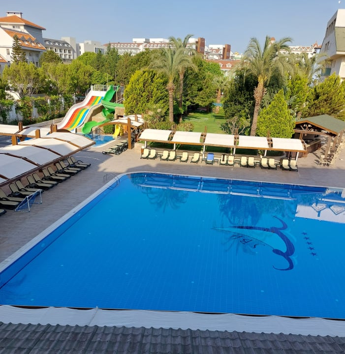 Pool Side Breeze Hotel