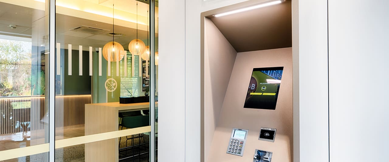 Lobby B&B Hotel Salzburg-Nord