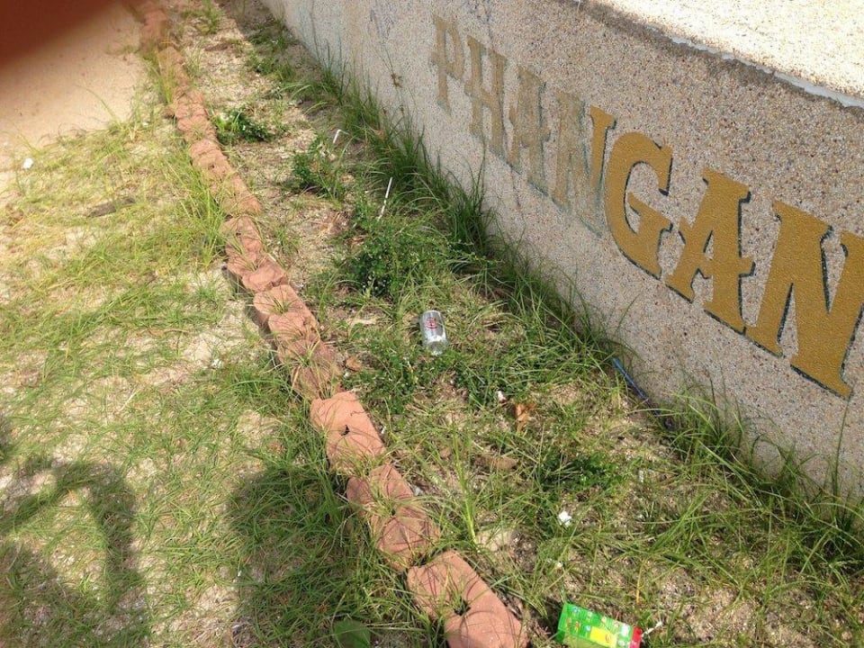 Abfall wo man hinschaut BURI BEACH Resort