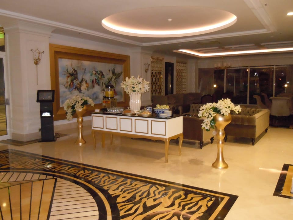 Guest Relation Mary Hotel Side