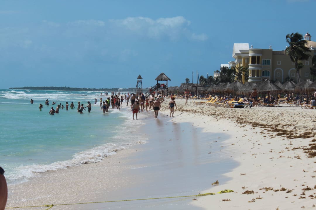 Rechts Iberostar Waves Paraiso Beach
