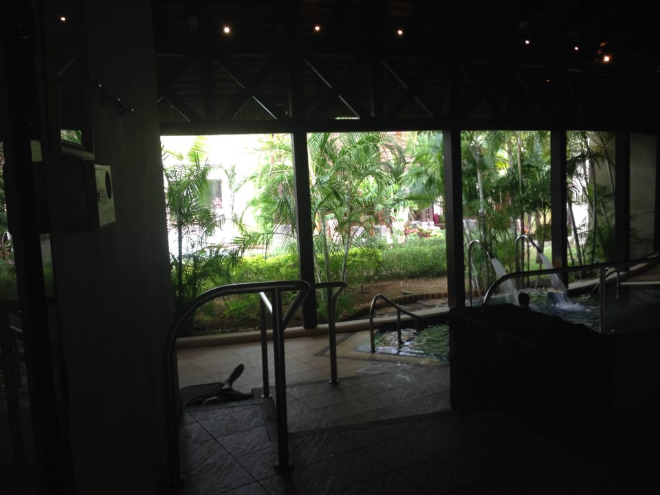 Jacuzzi im Spabereich Maritim Resort & Spa Mauritius