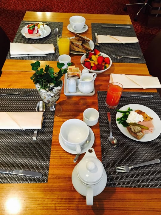 Breakfast in Club Lounge Sheraton Warsaw Hotel