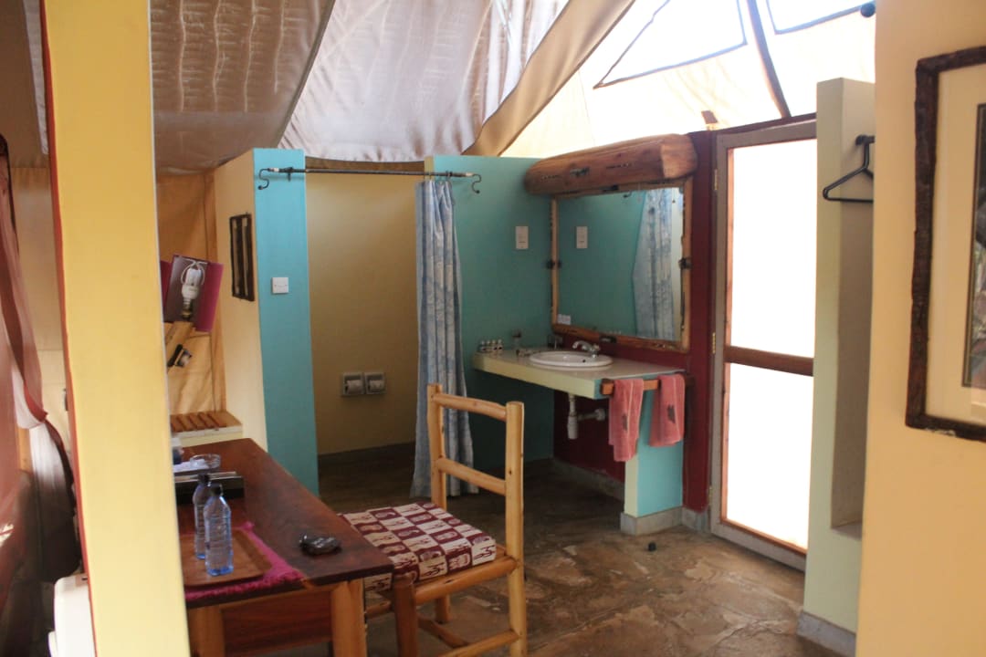 Vorderer Teil mit WC-Bereich Man Eaters Camp/Lodge