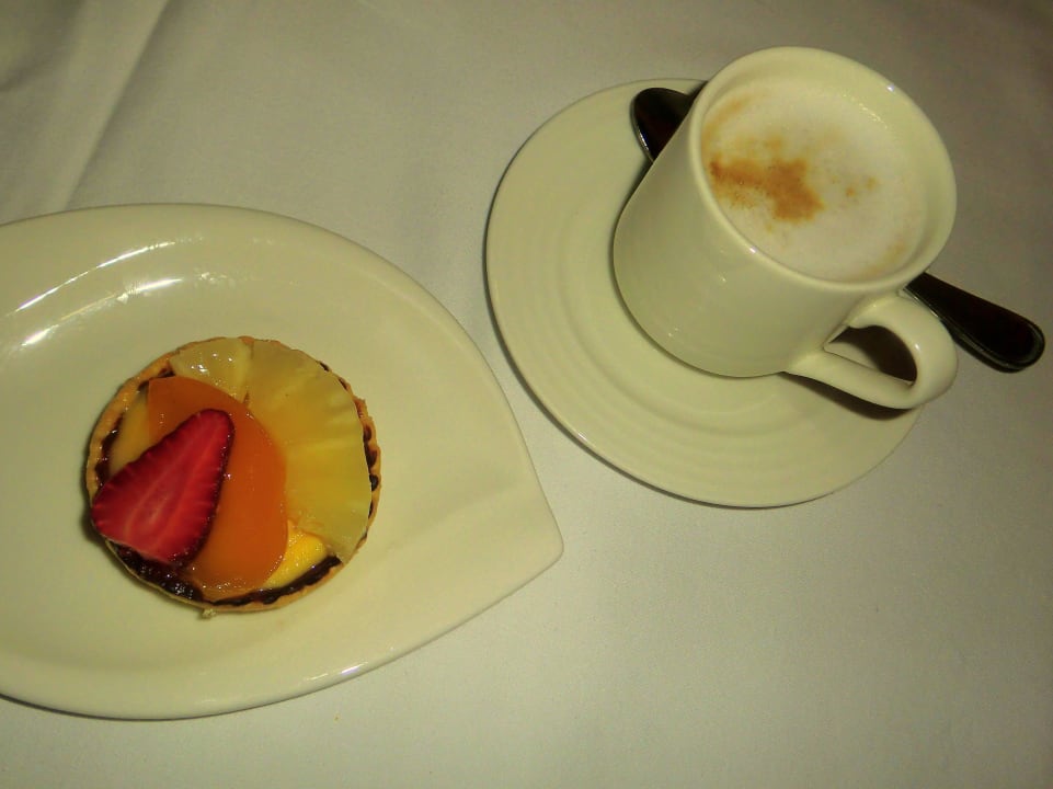 Obsttörtchen und Cappuccino Cleopatra Luxury Resort Makadi Bay