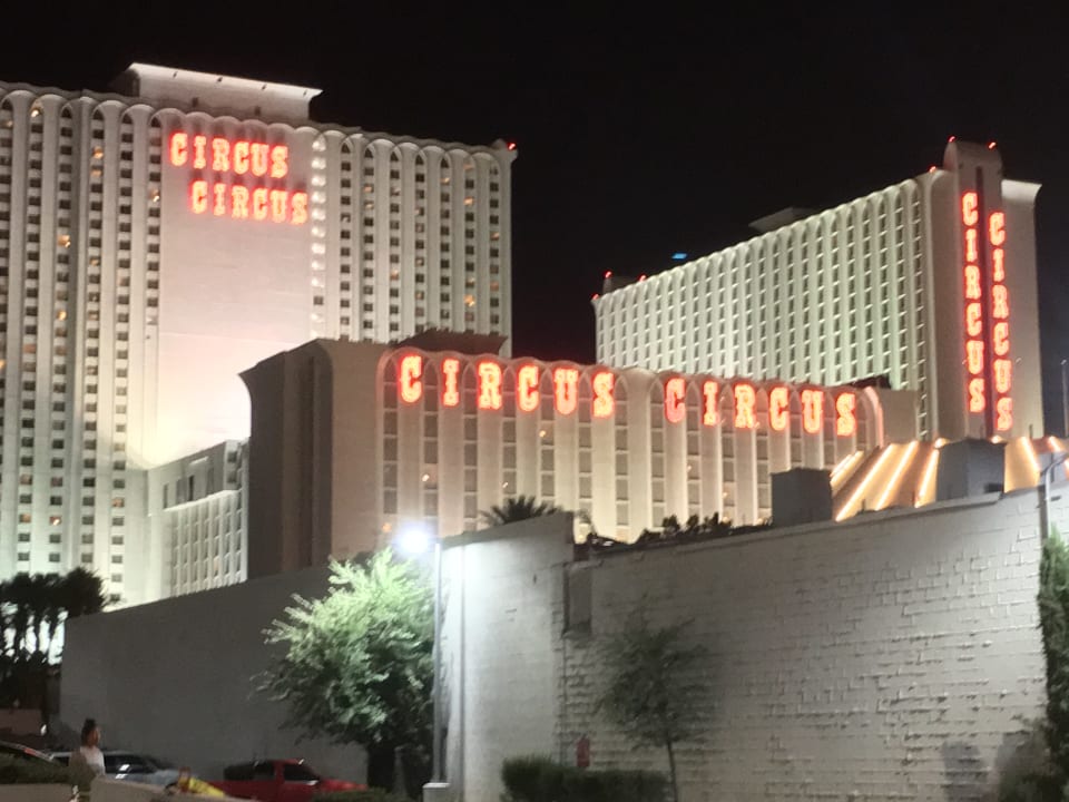 Außenansicht Hotel Circus Circus
