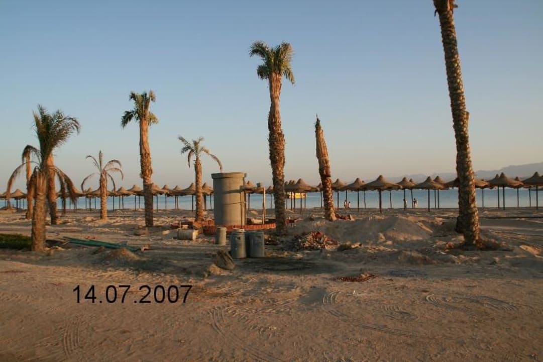 Bauarbeiten am Strand Pyramisa Beach Resort Sahl Hasheesh