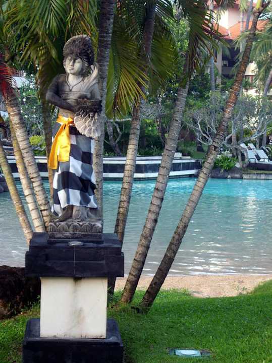 Teil des inneren Pools The Laguna A Luxury Collection Resort & Spa