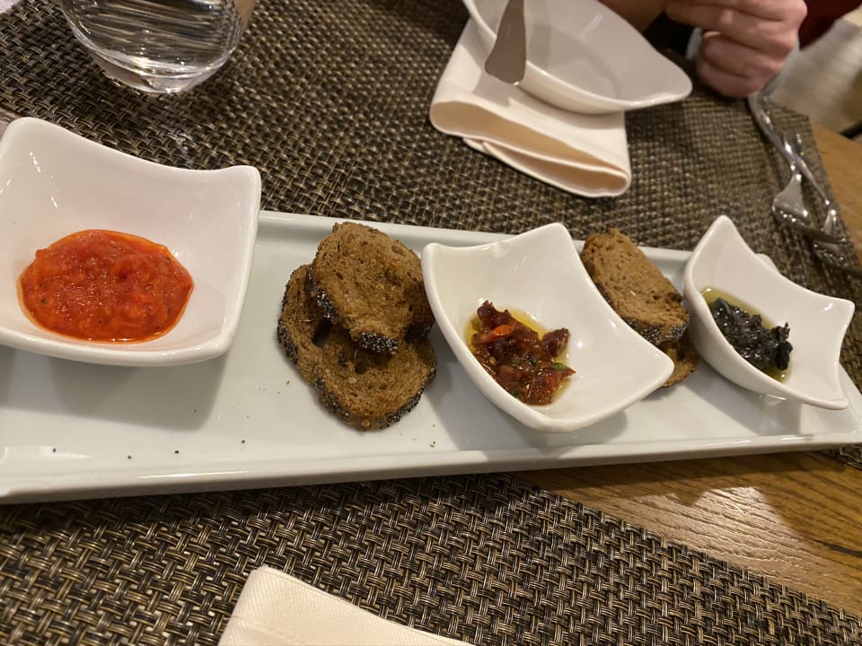 Gastro Acanthus Cennet Barut Collection