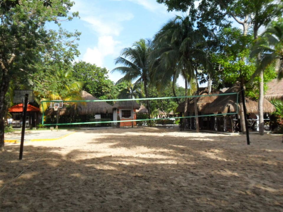 Volleyballfeld am Pool Hotel Riu Tequila