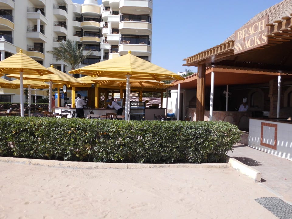 Blick auf Beachbar SUNRISE Holidays Resort (Adults Only)