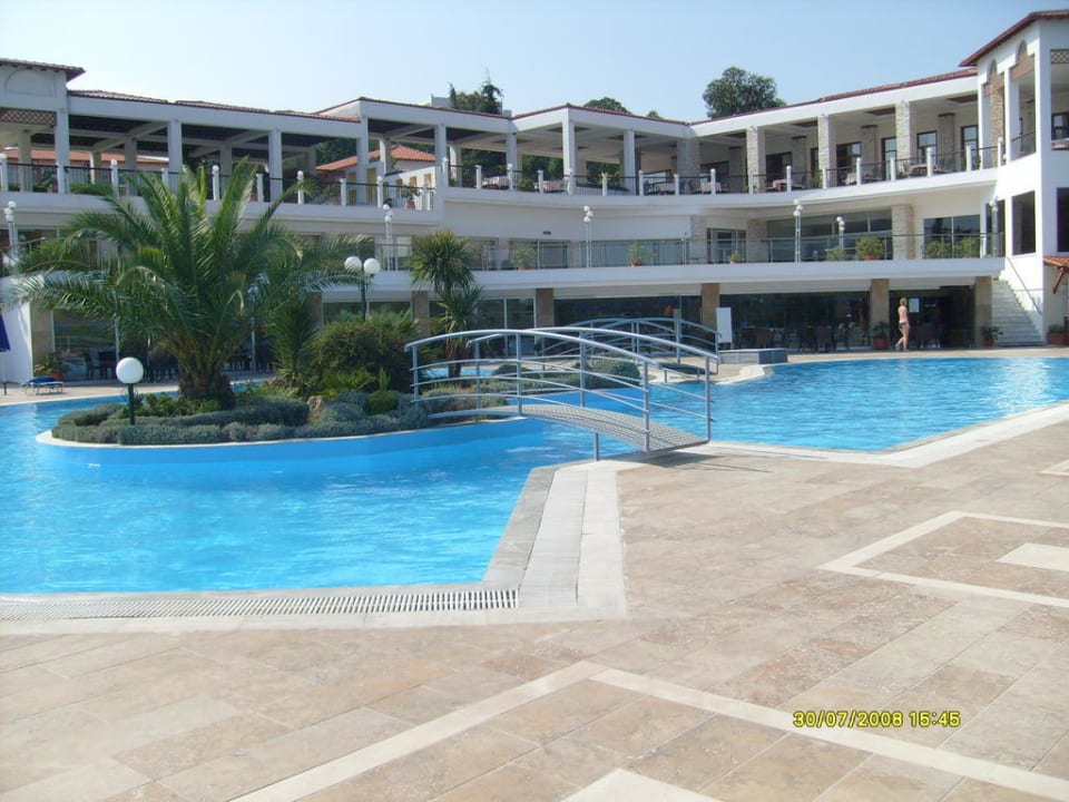 Basen rano Alexandros Palace