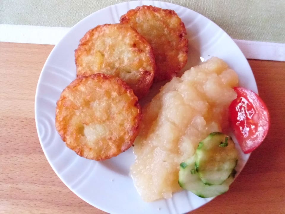 Kartoffelröstis mit Apfelmuß-..lecker... Hotel Pistono