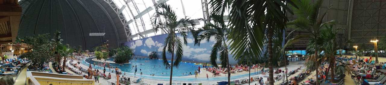 Pool Tropical Islands Resort