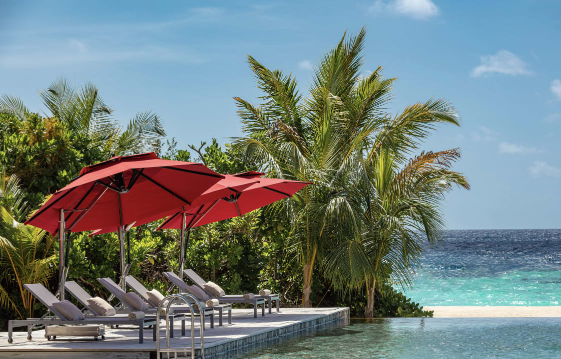Pool NH Collection Maldives Havodda Resort